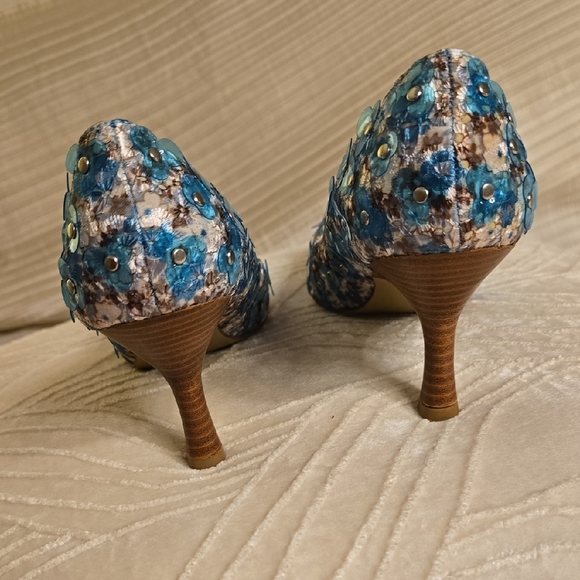 Mojo Moxy Turquoise Floral Embellished Heels - Picture 4 of 14
